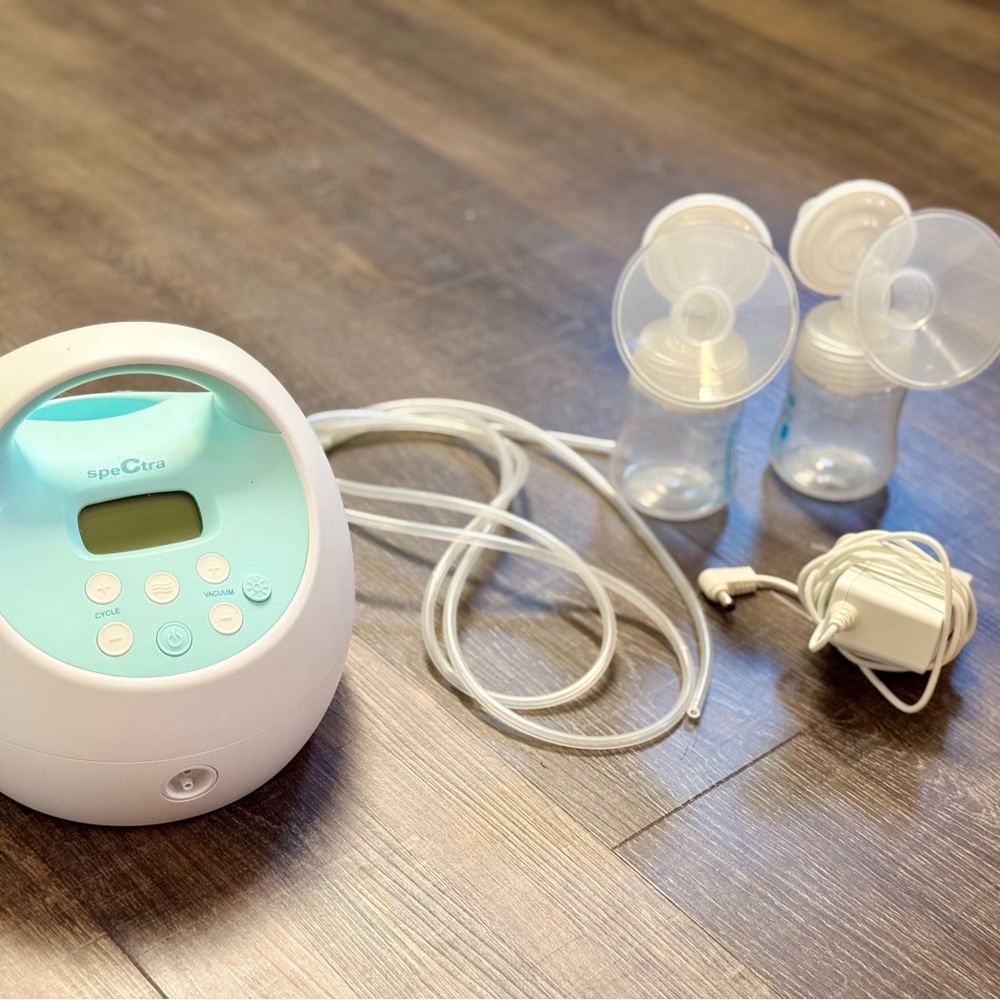 Spectra S1 Breast Pump with Accessories